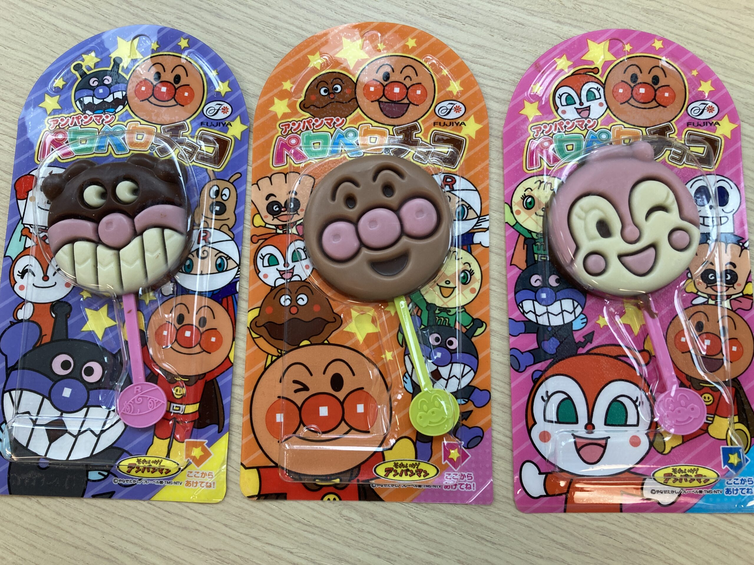 昔懐かしのお菓子！意外にボリュームのあるアンパンマンペロペロチョコ